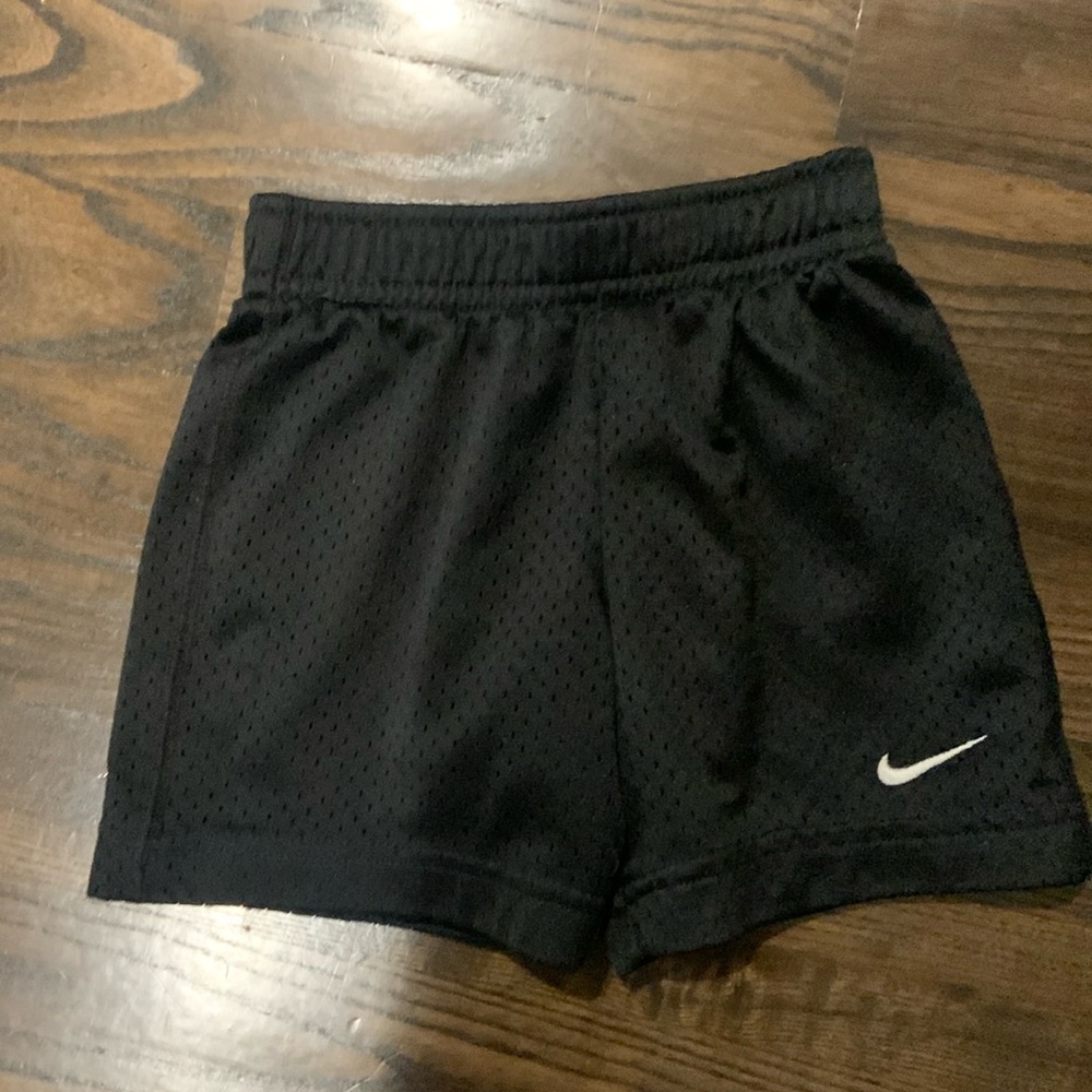 2T Nike shorts